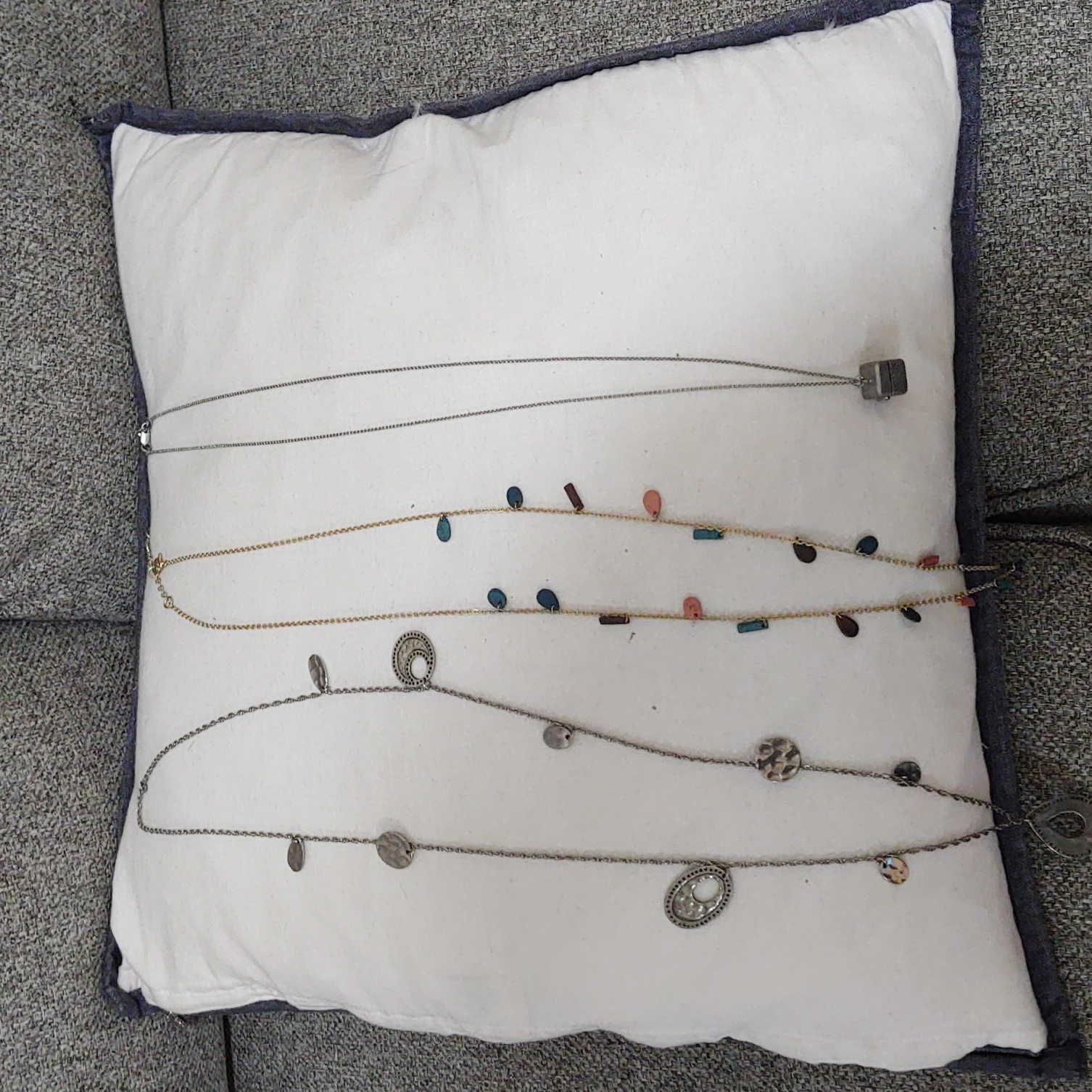 Necklaces 7$